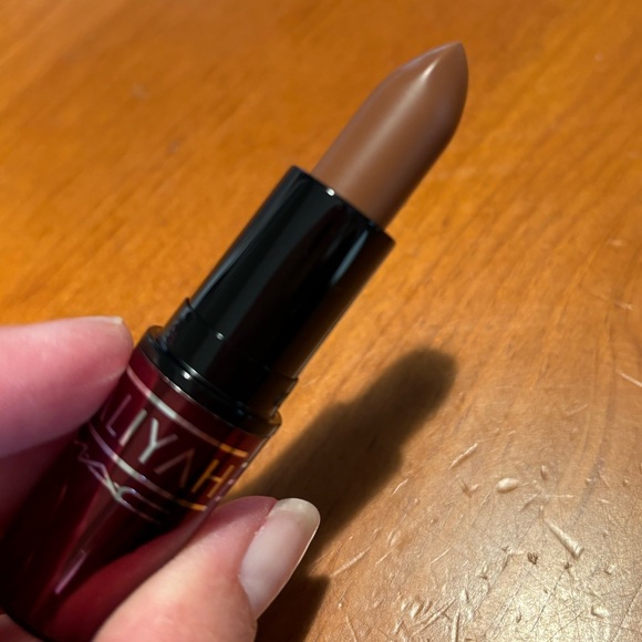 MAC Matte Lipstick AALIYAH Try Again - Picture 6 of 15